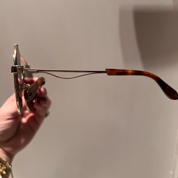 authentic GIVENCHY Sunglasses — GV7048/S, Gold - Picture 6 of 10